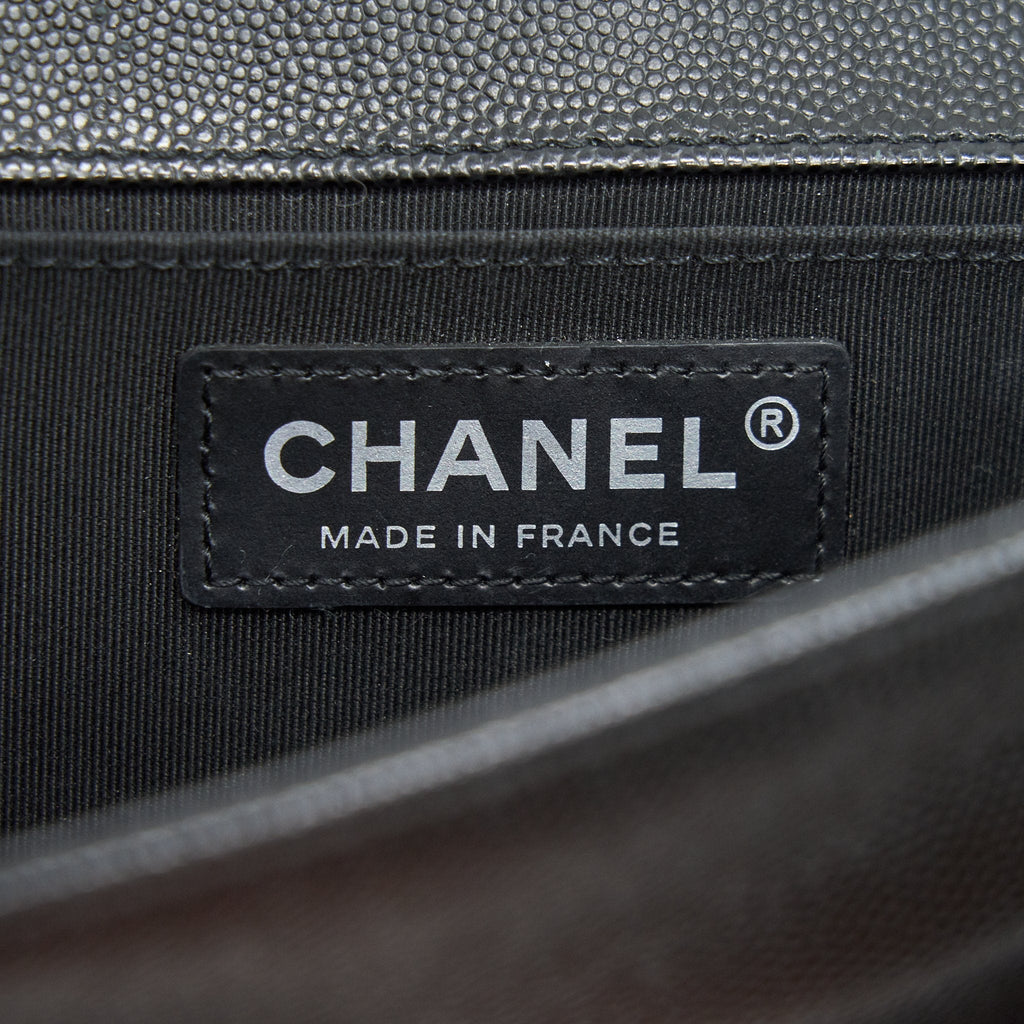 CHANEL MEDIUM BOY CHANEL BAG CAVIAR BLACK RUTHENIUM HARDWARE