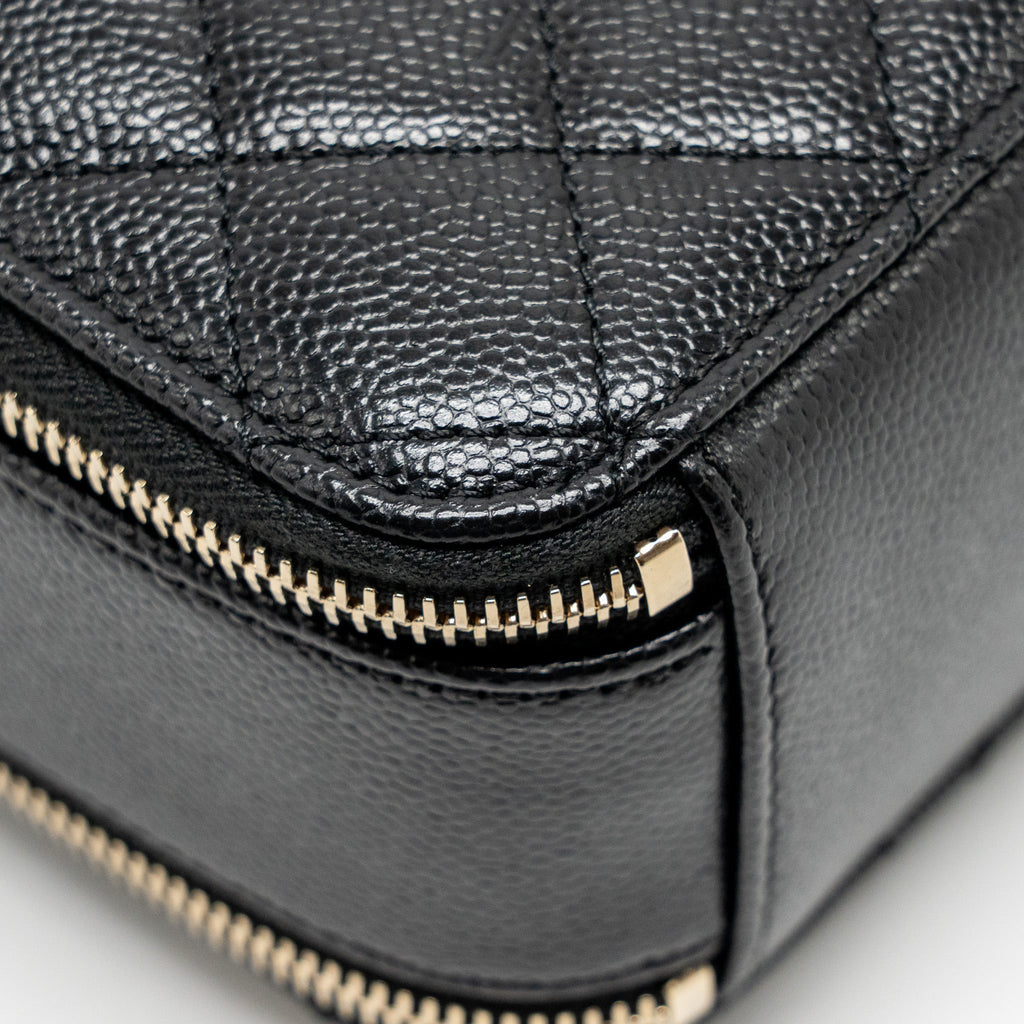 CHANEL LOGO DETAILED HANDLE MINI PICK ME UP VANITY CASE CAVIAR BLACK GHW (MICROCHIP)
