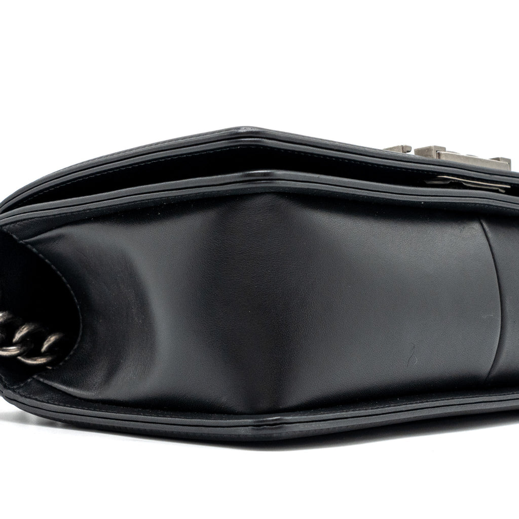 CHANEL MEDIUM BOY BAG LAMBSKIN BLACK RUTHENIUM HARDWARE