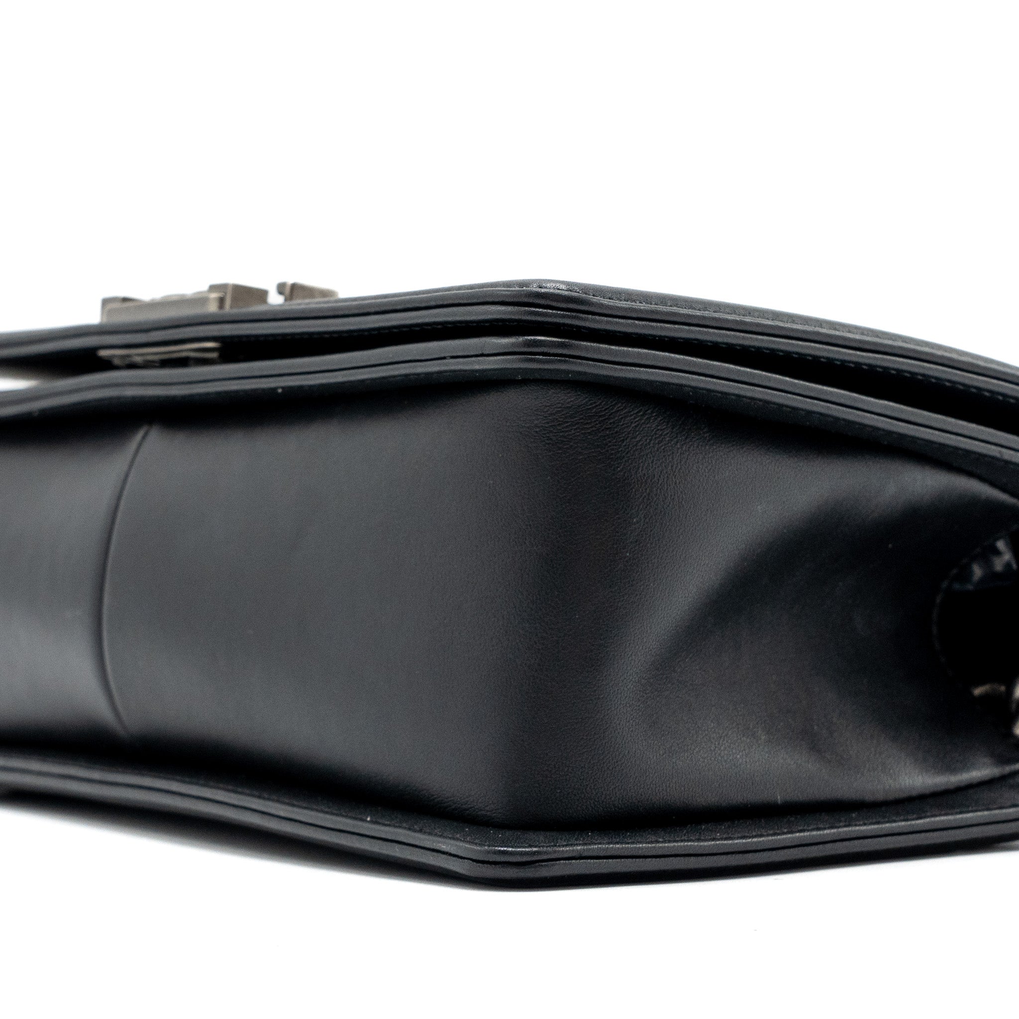 CHANEL MEDIUM BOY BAG LAMBSKIN BLACK RUTHENIUM HARDWARE