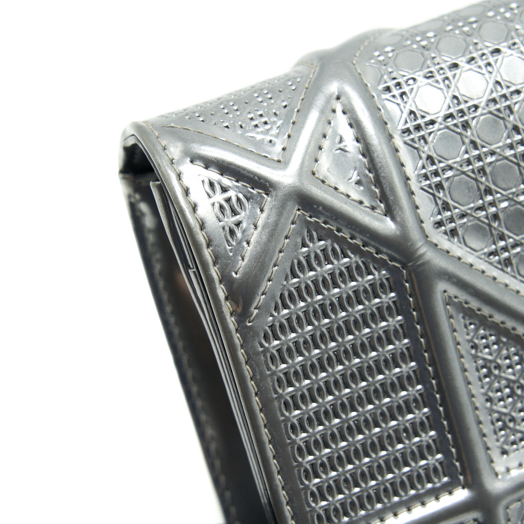 DIOR DIORAMA WALLET ON CHAIN METALLIC SILVER SHW