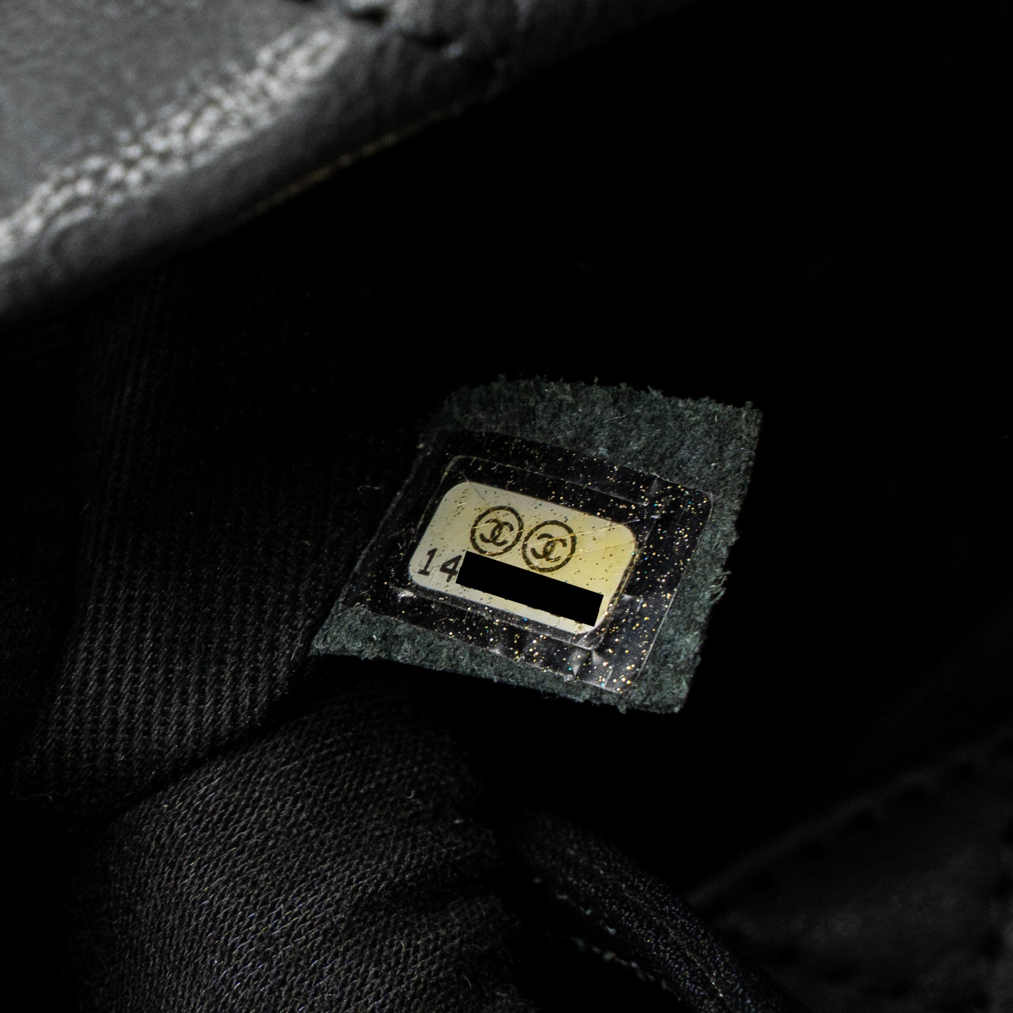 CHANEL TOTE BAG CALFSKIN BLACK SHW