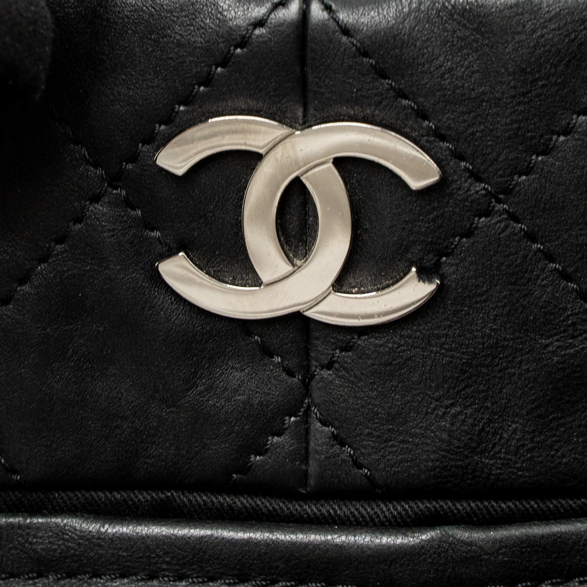 CHANEL TOTE BAG CALFSKIN BLACK SHW