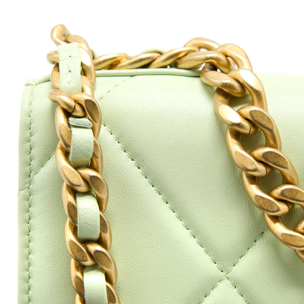 CHANEL 19 WALLET ON CHAIN LAMBSKIN LIGHT GREEN MULTICOLOUR HARDWARE (MICROCHIP)