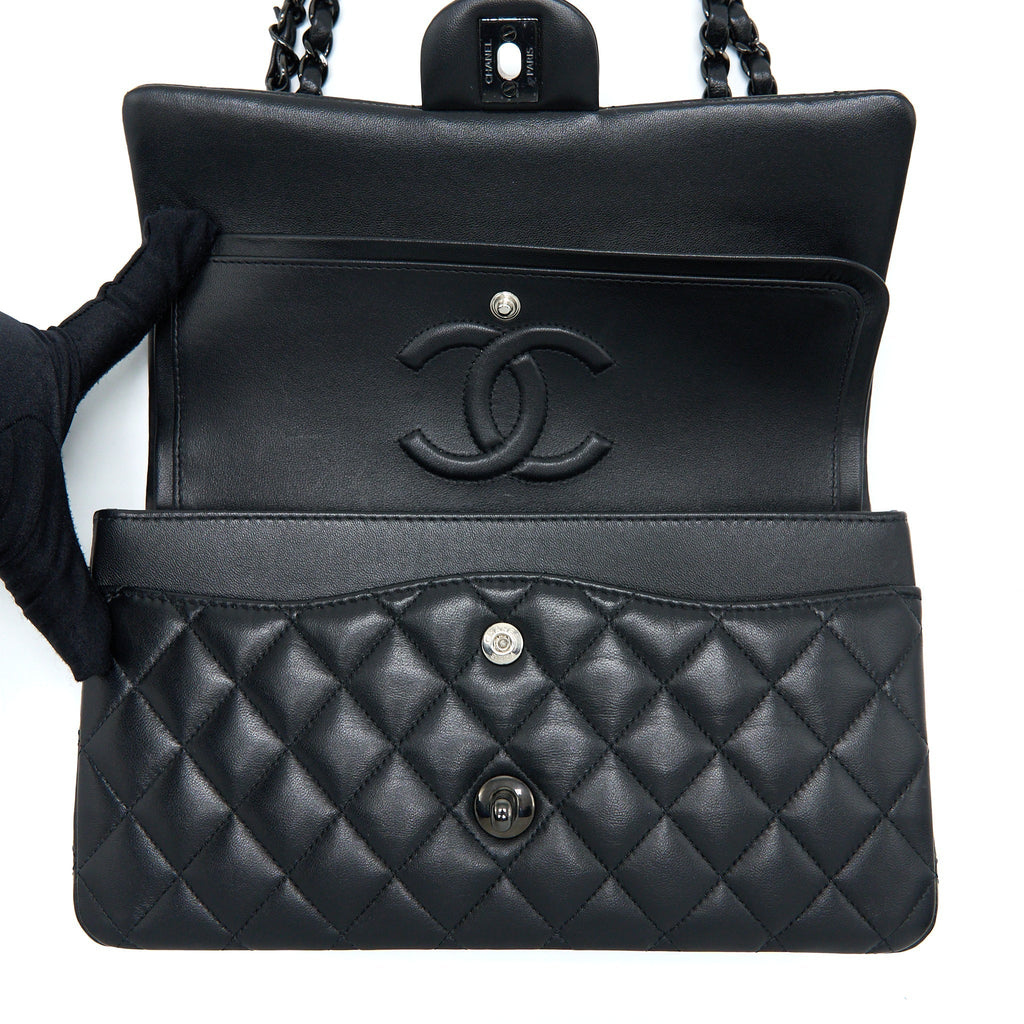 CHANEL MEDIUM CLASSIC DOUBLE FLAP BAG LAMBSKIN SO BLACK WITH BLACK HARDWARE (MICROCHIP)