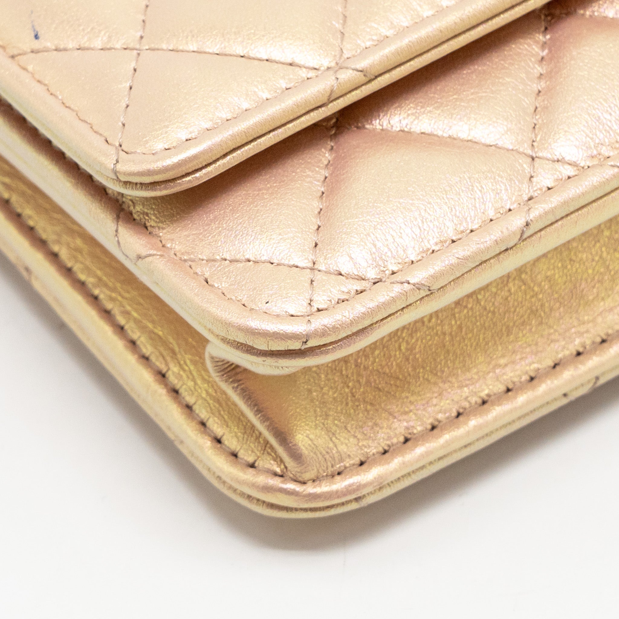 CHANEL CLASSIC WALLET ON CHAIN LAMBSKIN IRIDESCENT PINK SHW (MICROCHIP)