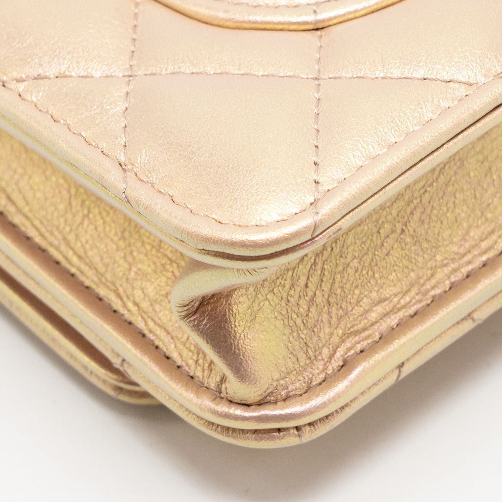 CHANEL CLASSIC WALLET ON CHAIN LAMBSKIN IRIDESCENT PINK SHW (MICROCHIP)