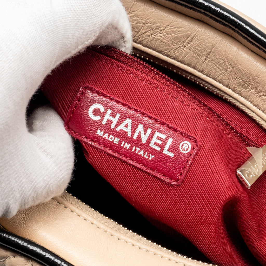 CHANEL GABRIELLE HOBO BAG AGED CALFSKIN BEIGE/BLACK MULTICOLOUR HARDWARE