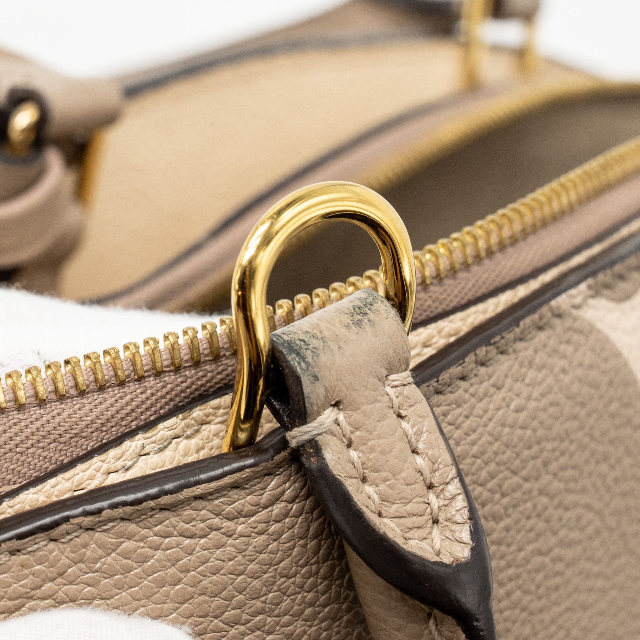 LOUIS VUITTON PETIT PALAIS BAG BICOLOUR MONOGRAM EMPREINTE LEATHER TOURTERELLE/CREME GHW