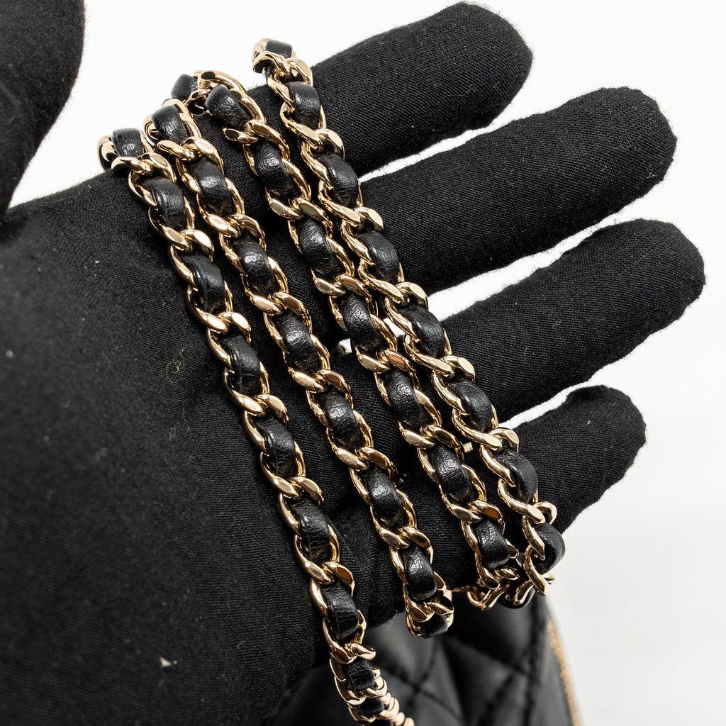 CHANEL 22S HEART BAG LAMBSKIN BLACK LGHW (MICROCHIP)