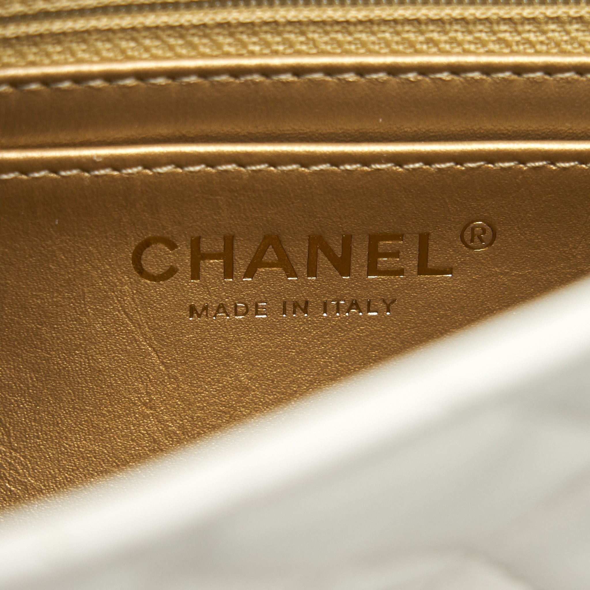 CHANEL 21B PEARL CRUSH SQUARE MINI FLAP BAG LAMBSKIN WHITE GHW