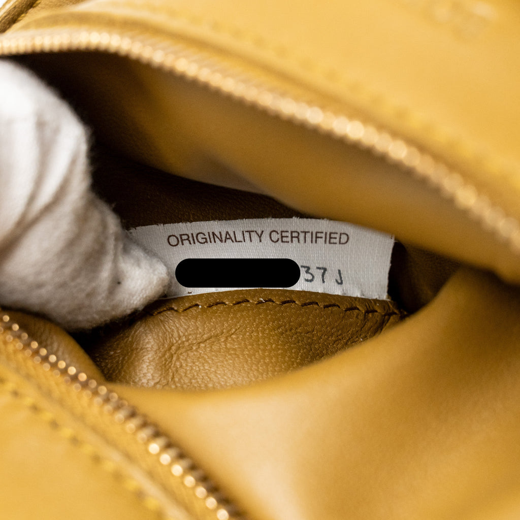 BOTTEGA VENETA SMALL CASSETTE BAG LAMBSKIN CARAMEL GHW