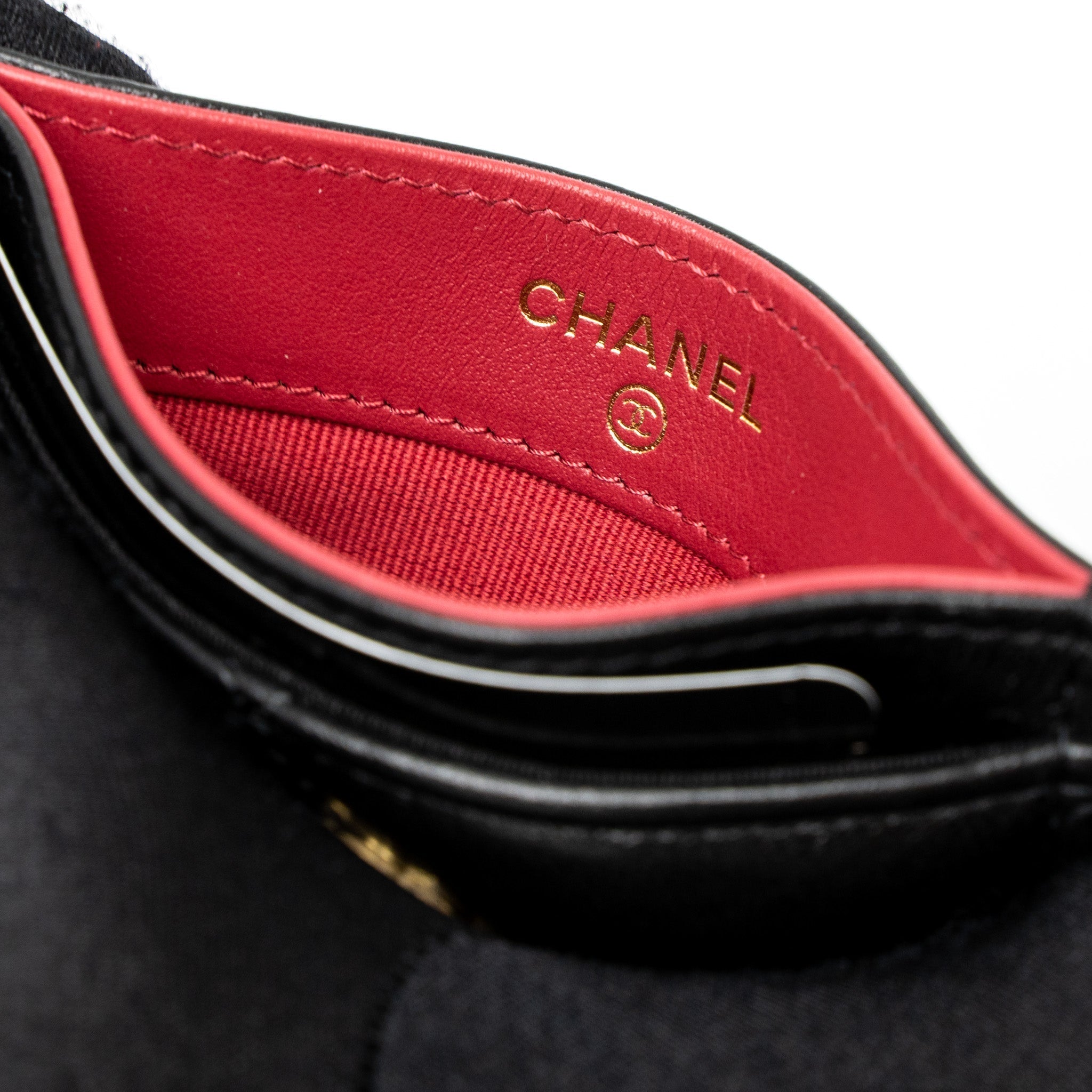 CHANEL 19 CARD HOLDER LAMBSKIN BLACK/PINK GHW (MICROCHIP)