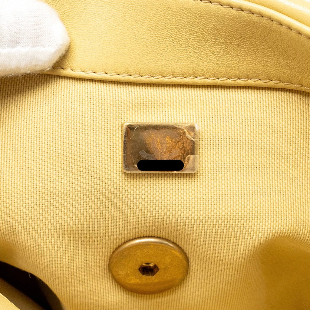 CHANEL SMALL 19 BAG LAMBSKIN YELLOW MULTICOLOUR HARDWARE (MICROCHIP)