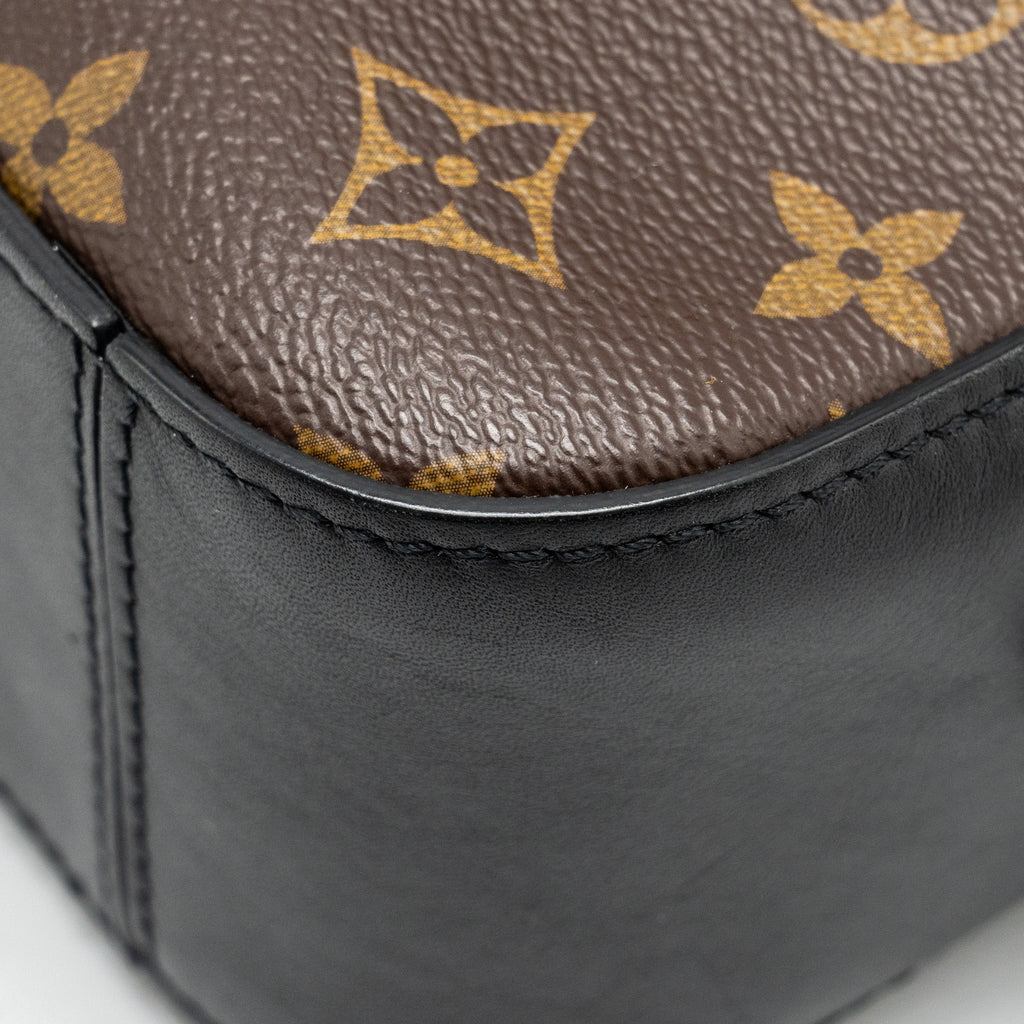 LOUIS VUITTON SAINTONGE CROSSBODY BAG MONOGRAM CANVAS GHW