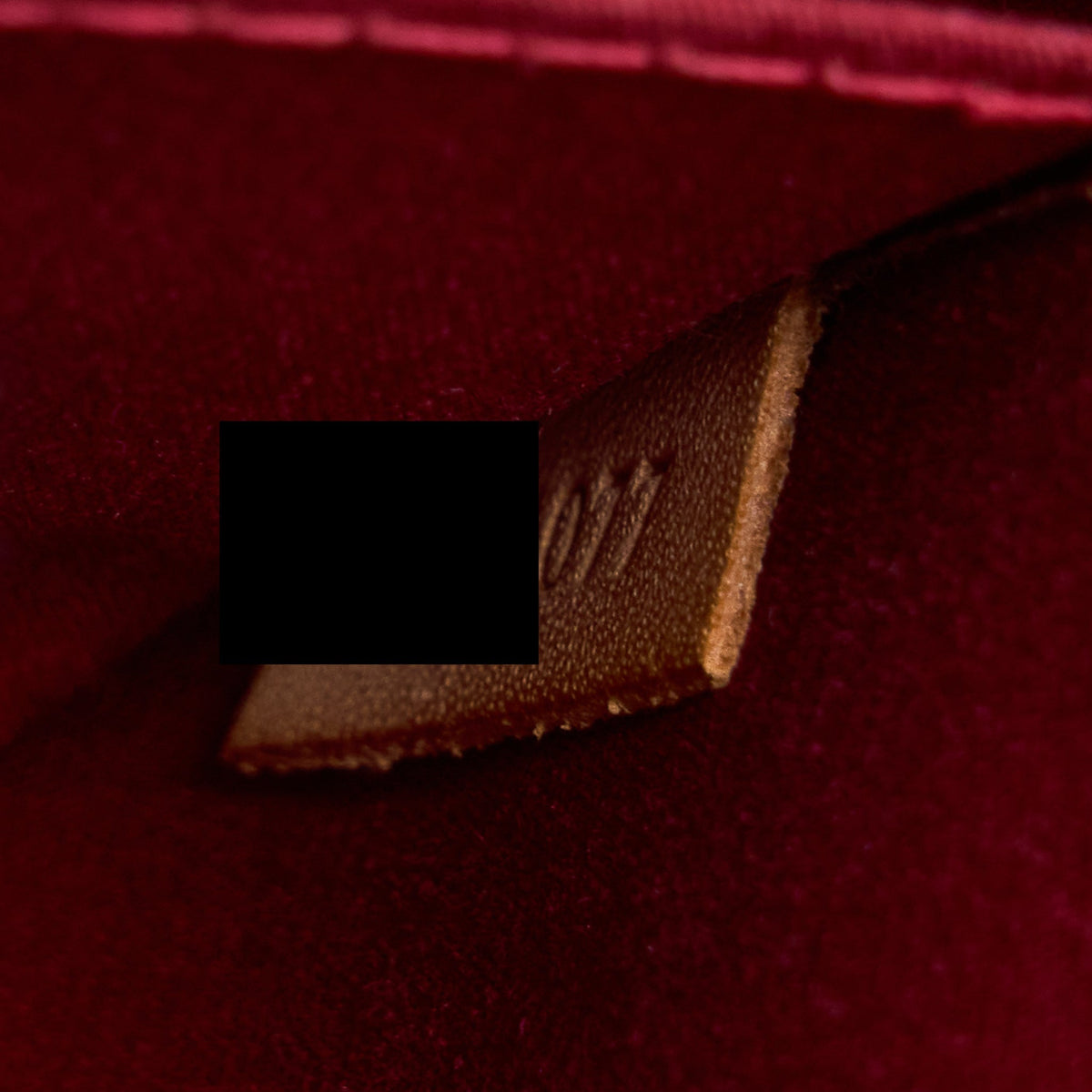 LOUIS VUITTON ROXBURY DRIVE MONOGRAM VERNIS RED GHW