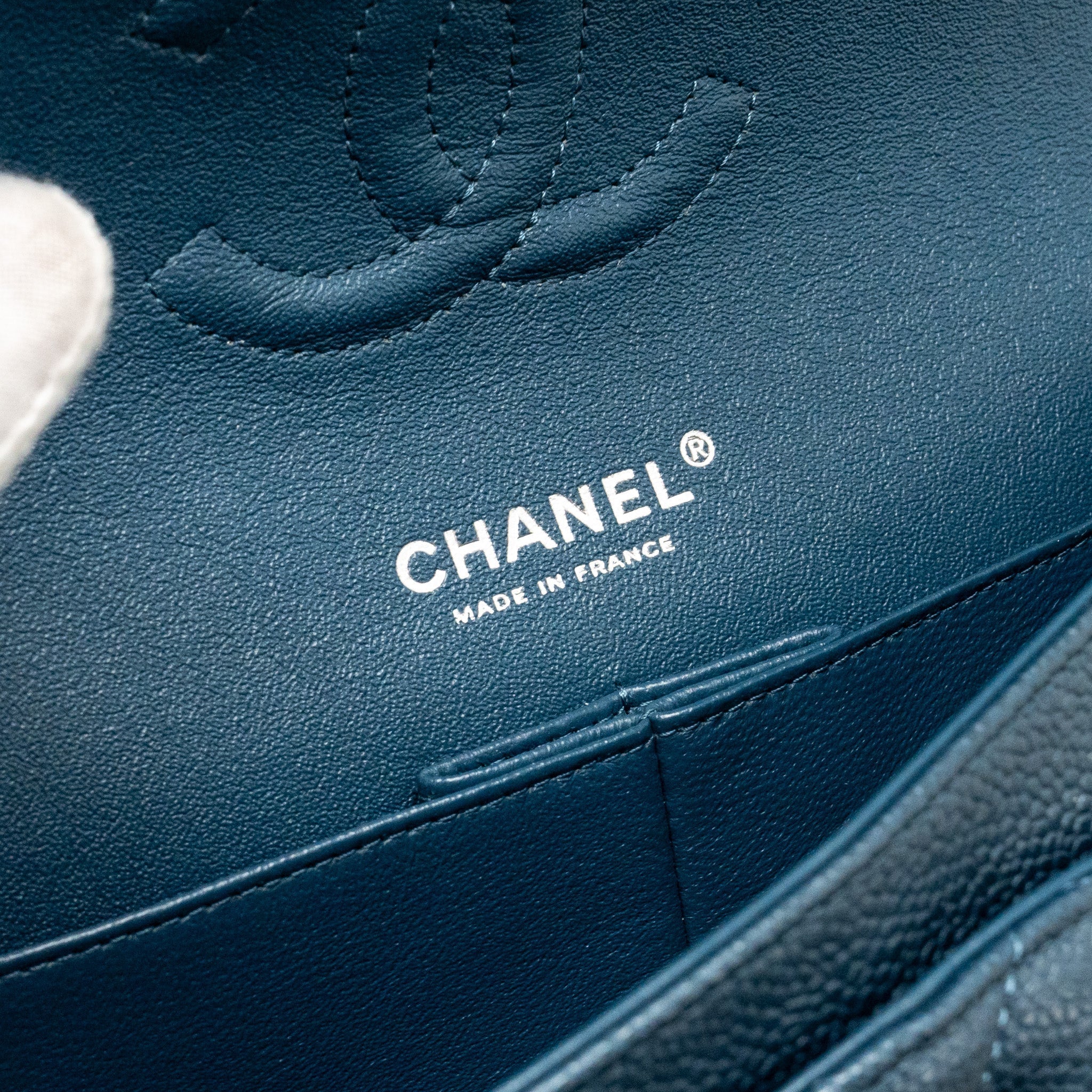CHANEL MEDIUM CLASSIC DOUBLE FLAP BAG CAVIAR METALLIC DARK BLUE SHW
