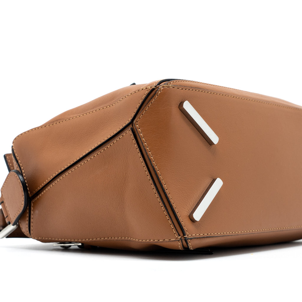 LOEWE SMALL PUZZLE BAG CALFSKIN TAN SHW