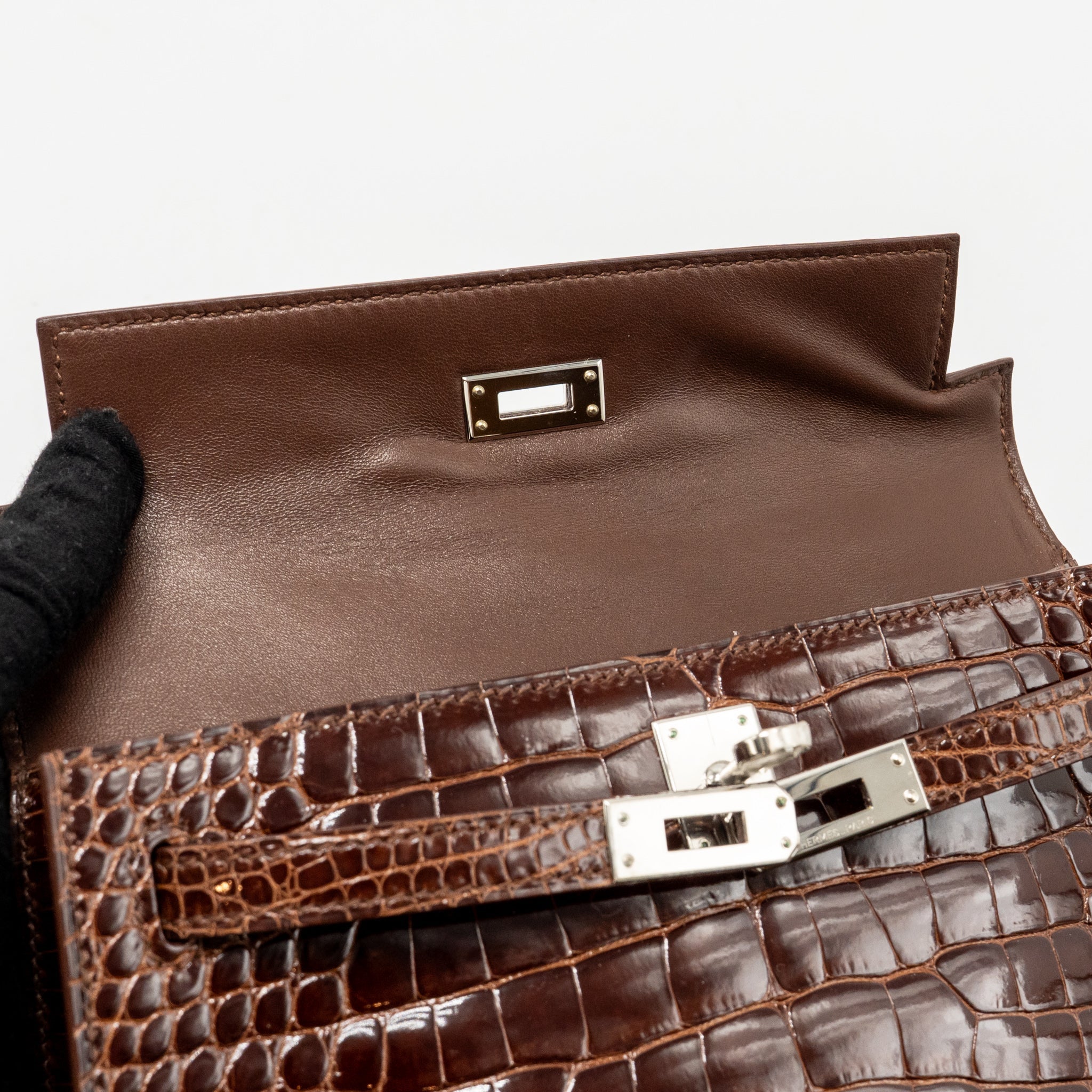 HERMES KELLY POCHETTE SHINY ALLIGATOR MISSISSIPPIENSIS 33 MIEL SHW SQUARE M