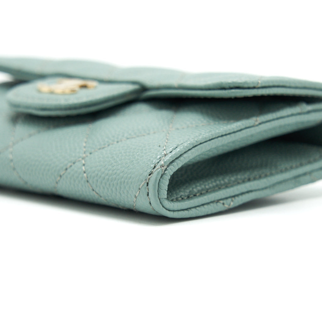 CHANEL 22C FLAP CARD HOLDER CAVIAR NG124 GREEN LGHW