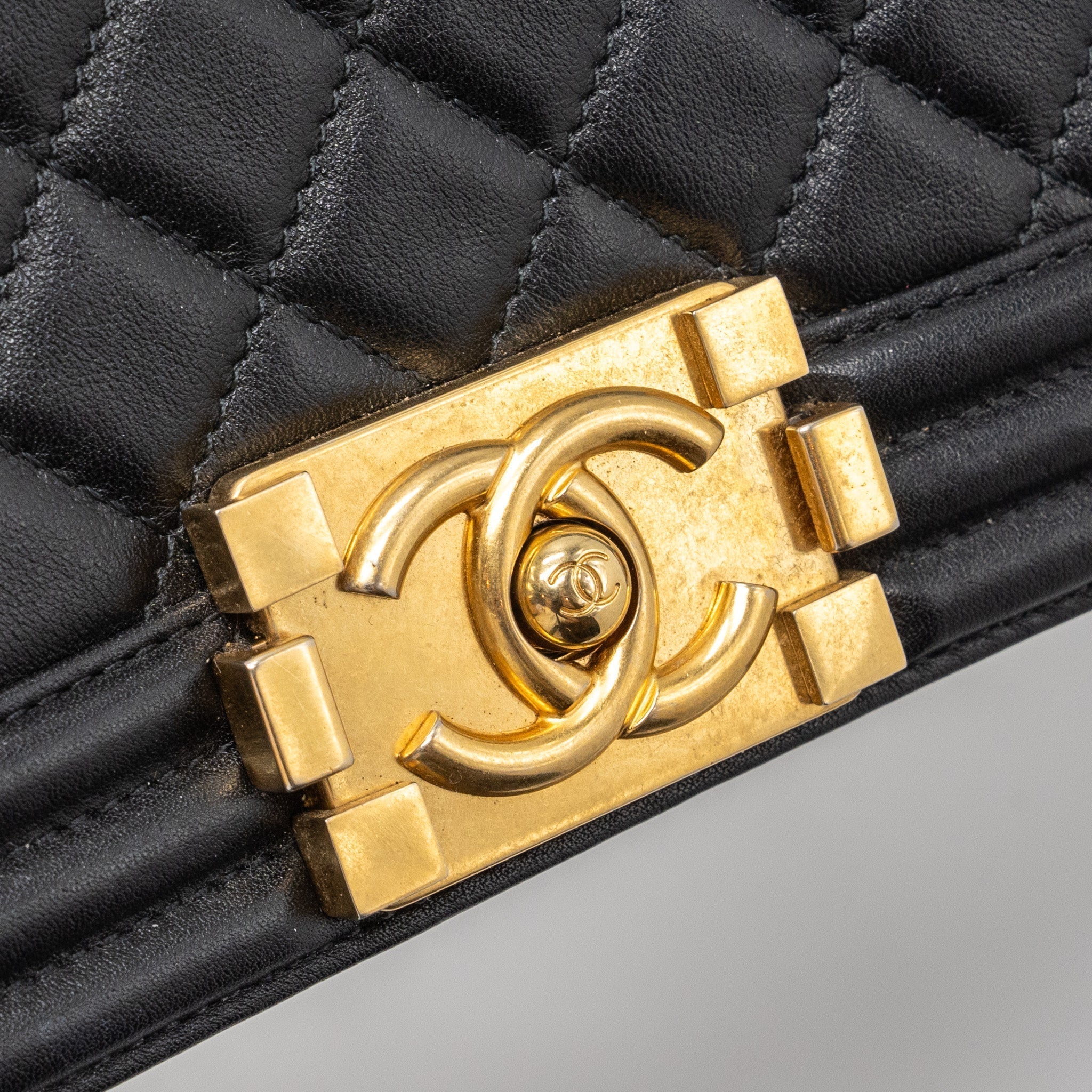 CHANEL SMALL BOY BAG CALFSKIN BLACK GHW