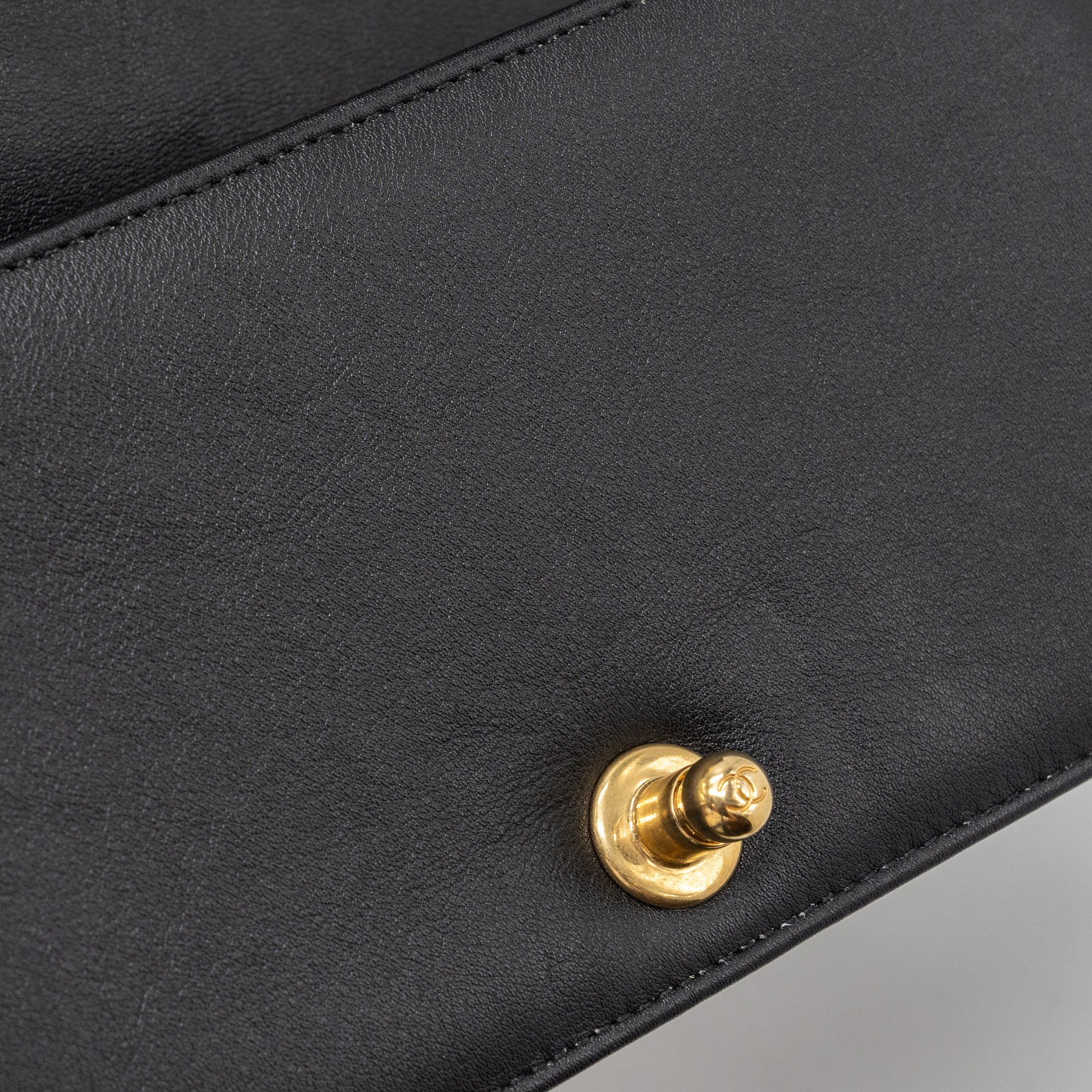 CHANEL SMALL BOY BAG CALFSKIN BLACK GHW