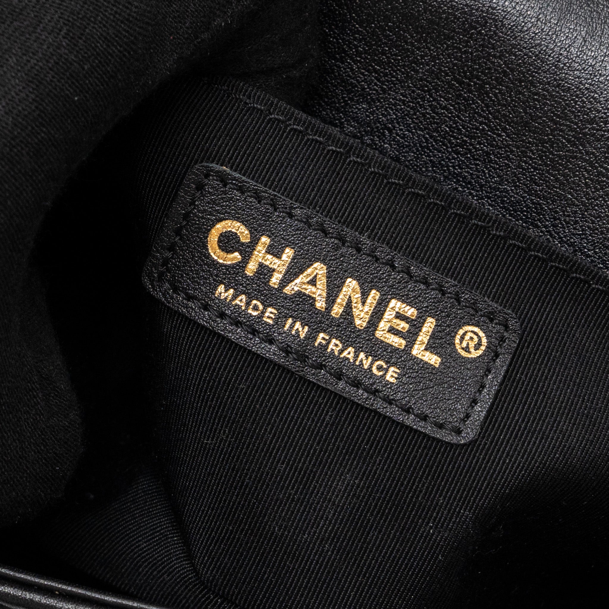 CHANEL SMALL BOY BAG CALFSKIN BLACK GHW