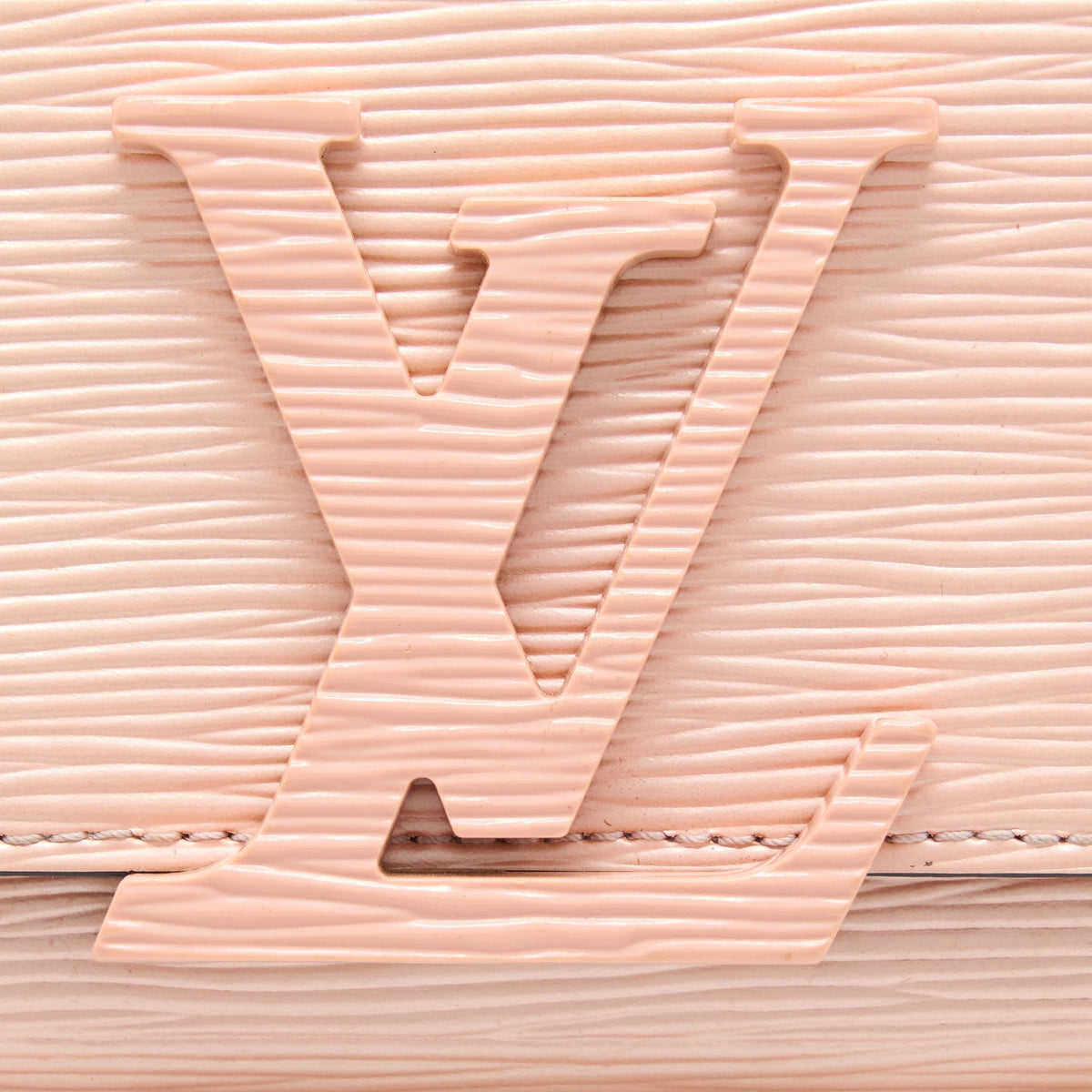 LOUIS VUITTON LOUISE CLUTCH PM EPI LIGHT PINK SHW