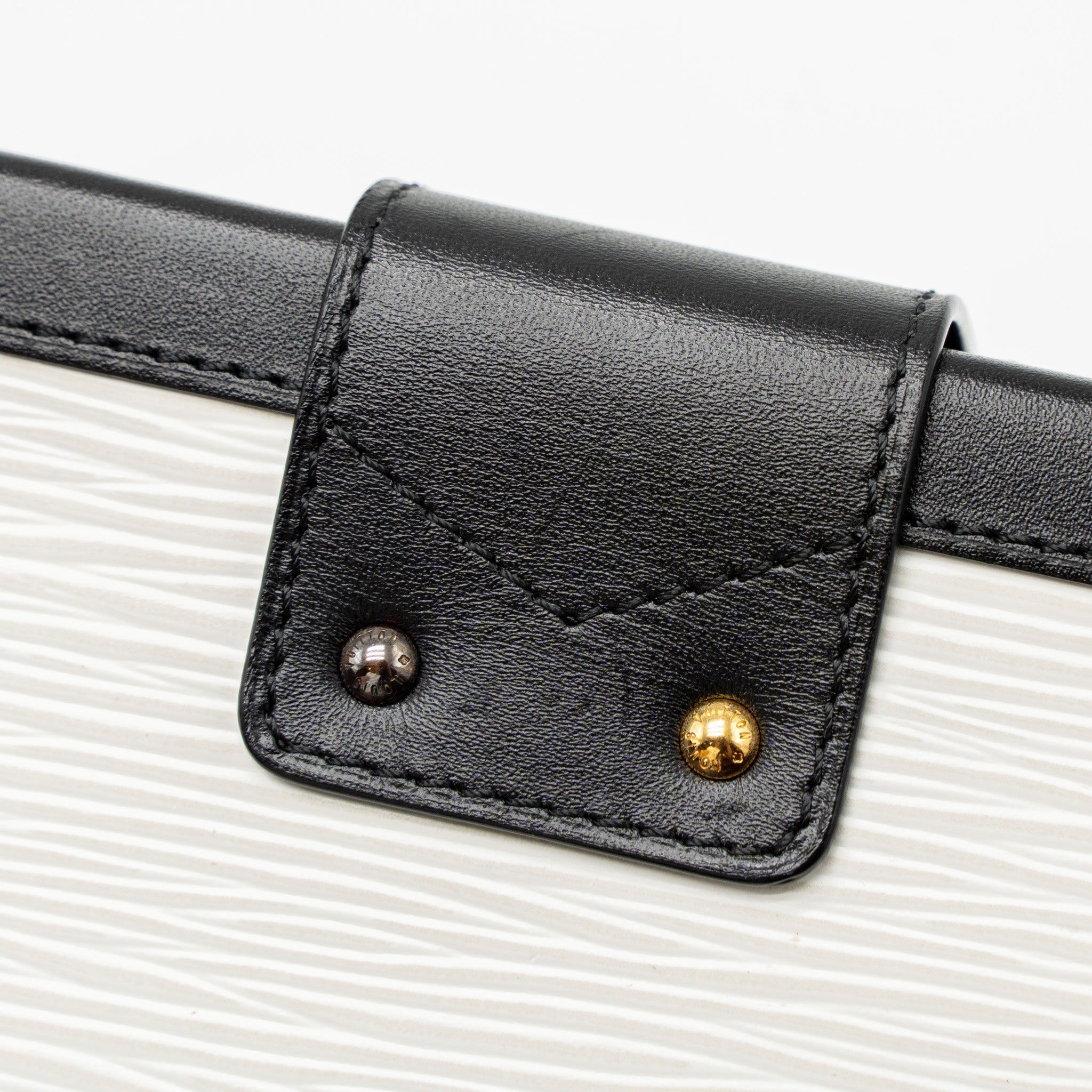 LOUIS VUITTON PETIT MALLE EPI WHITE/BLACK GHW