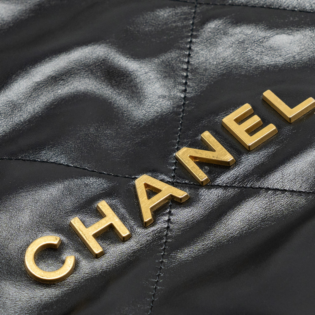 CHANEL MEDIUM 22 BAG GOLD LETTER SHINY CALFSKIN BLACK GHW (MICROCHIP)