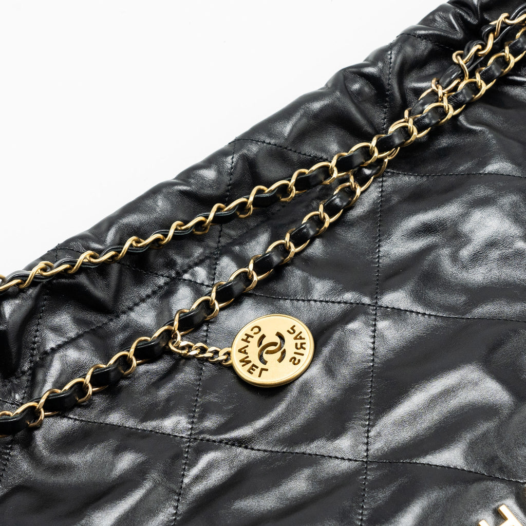 CHANEL MEDIUM 22 BAG GOLD LETTER SHINY CALFSKIN BLACK GHW (MICROCHIP)