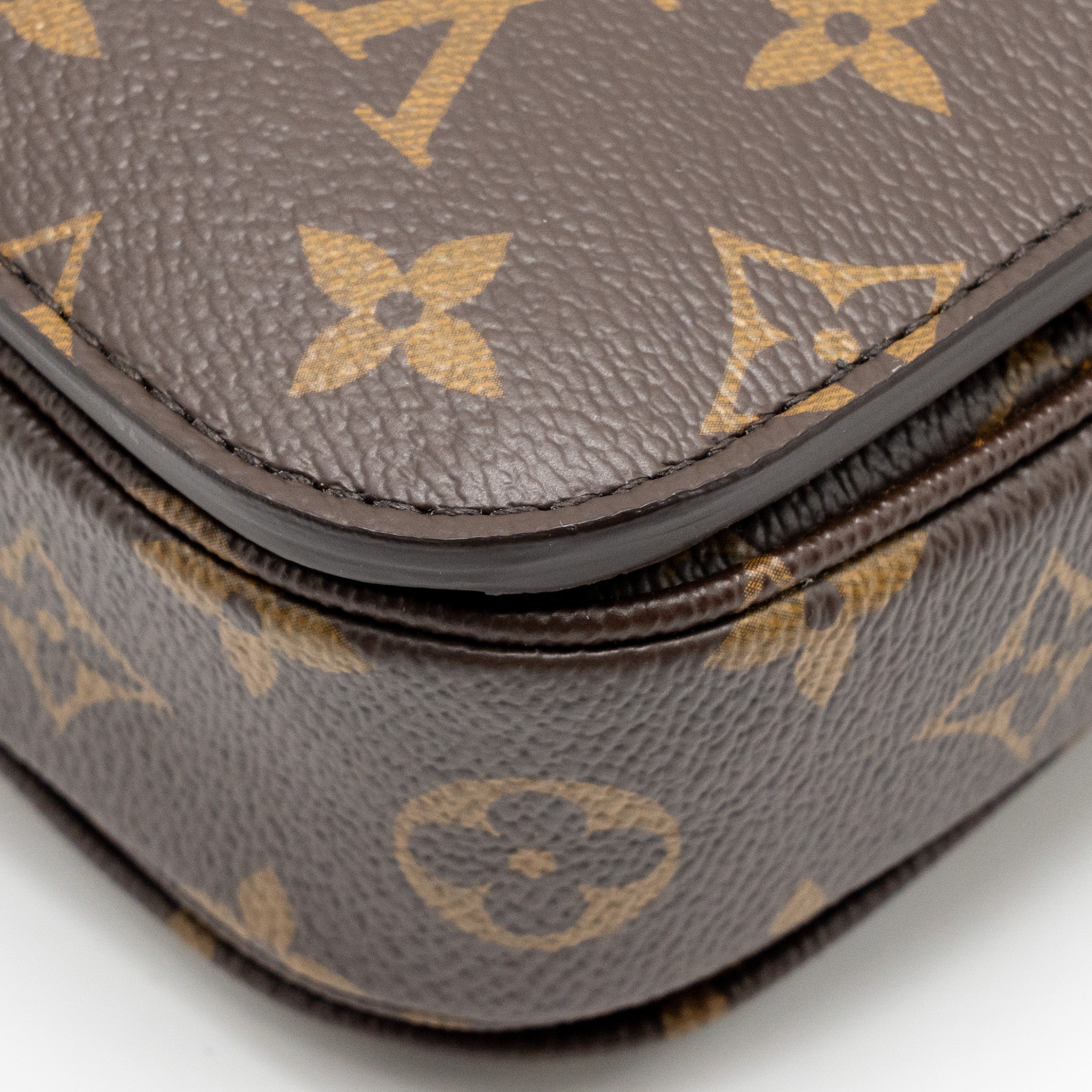 LOUIS VUITTON POCHETTE MÉTIS MONOGRAM CANVAS GHW