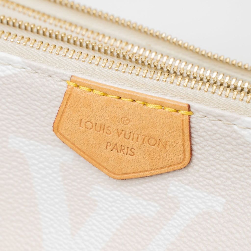LOUIS VUITTON MULTI POCHETTE ACCESSORIES BY THE POOL GIANT MONOGRAM GIANT CANVAS GHW