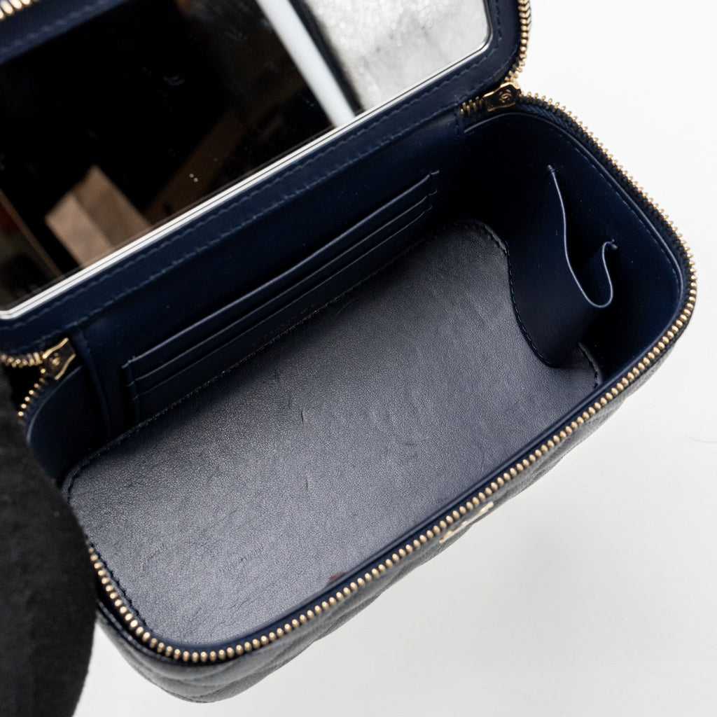 CHANEL 23C LONG VANITY CASE CAVIAR NAVY LGHW (MICROCHIP)