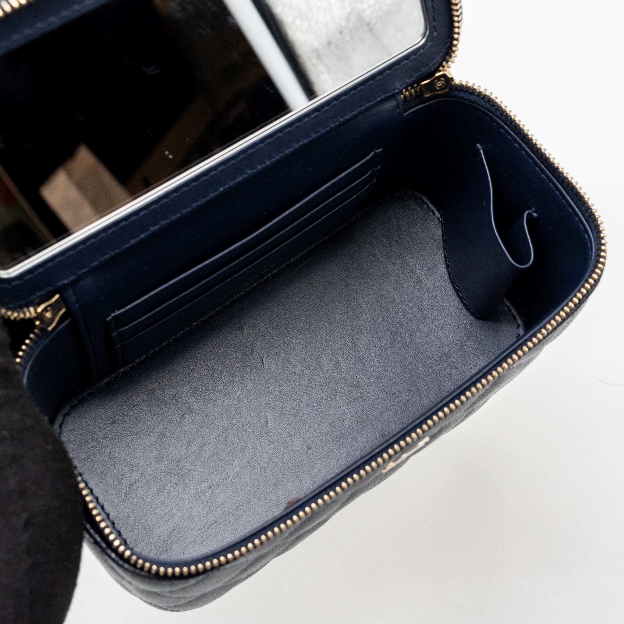 CHANEL 23C LONG VANITY CASE CAVIAR NAVY LGHW (MICROCHIP)