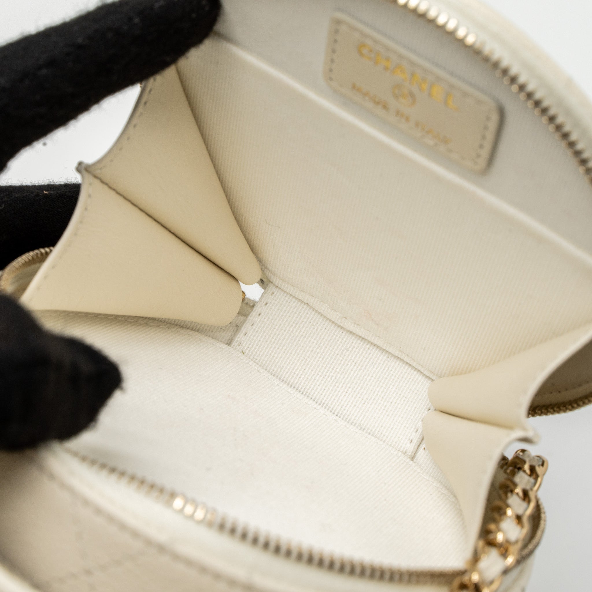 CHANEL TOP HANDLE MINI ROUND VANITY WITH CHAIN CAVIAR WHITE LGHW