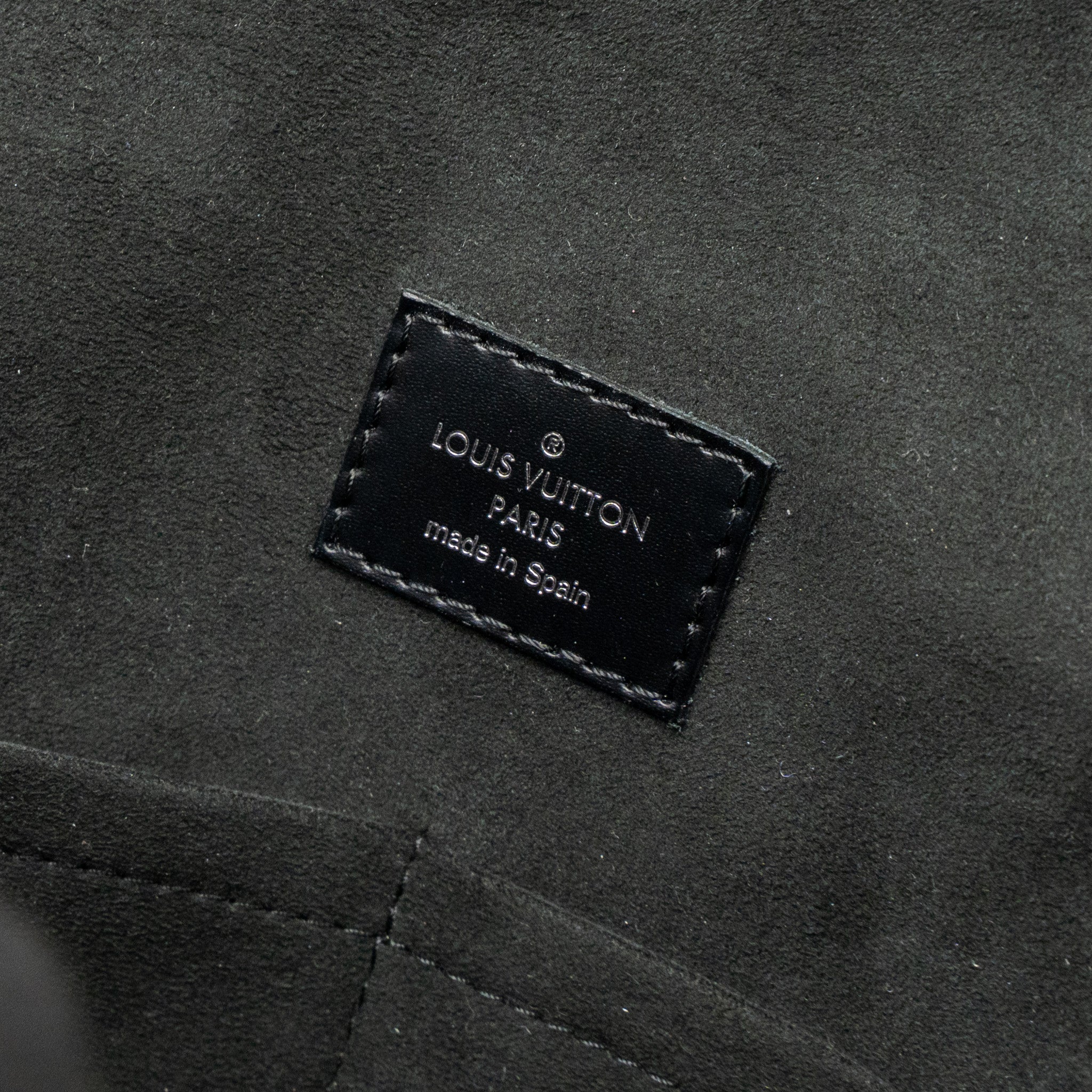 LOUIS VUITTON CLUNY MM EPI BLACK SHW