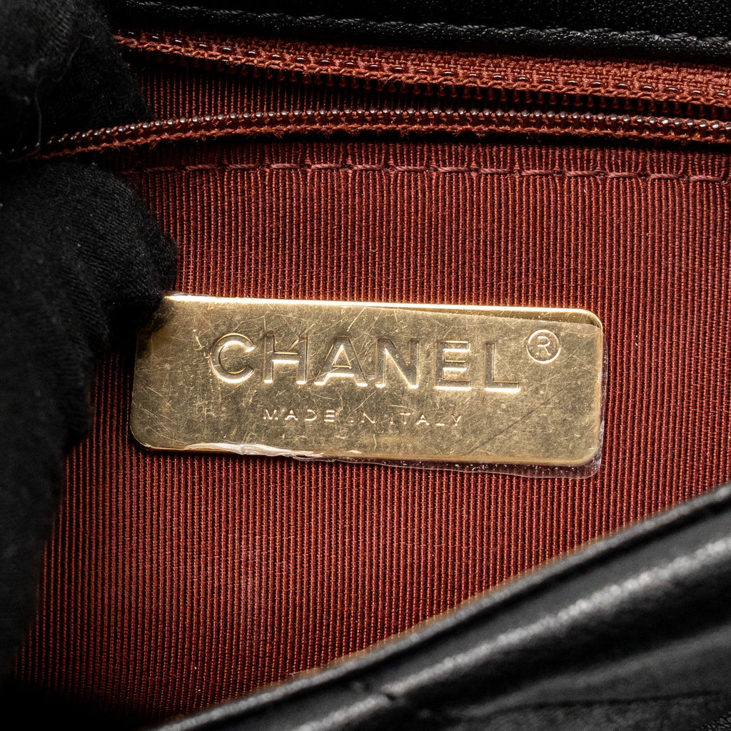 CHANEL SMALL 19 BAG SHINY LAMBSKIN BLACK MULTICOLOUR HARDWARE