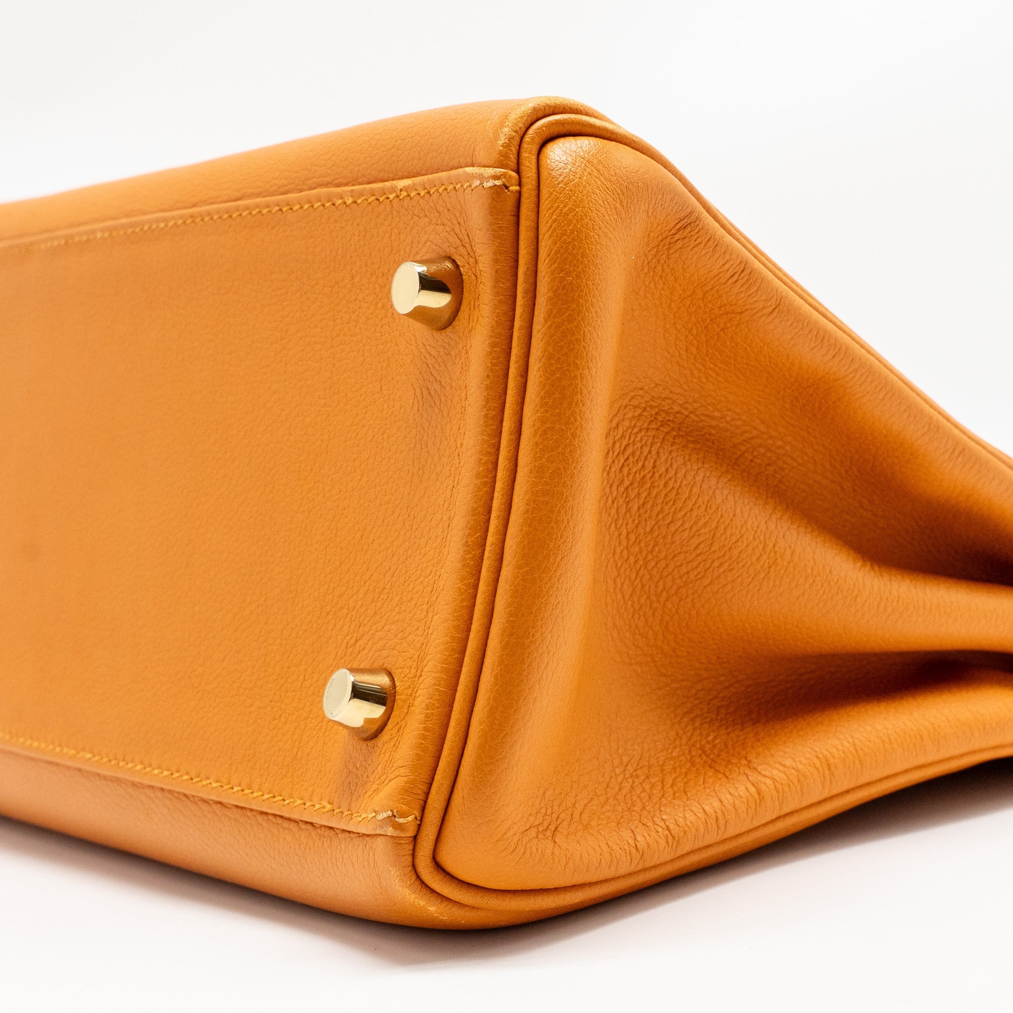 HERMES KELLY 28 EVECOLOR APRICOT GHW