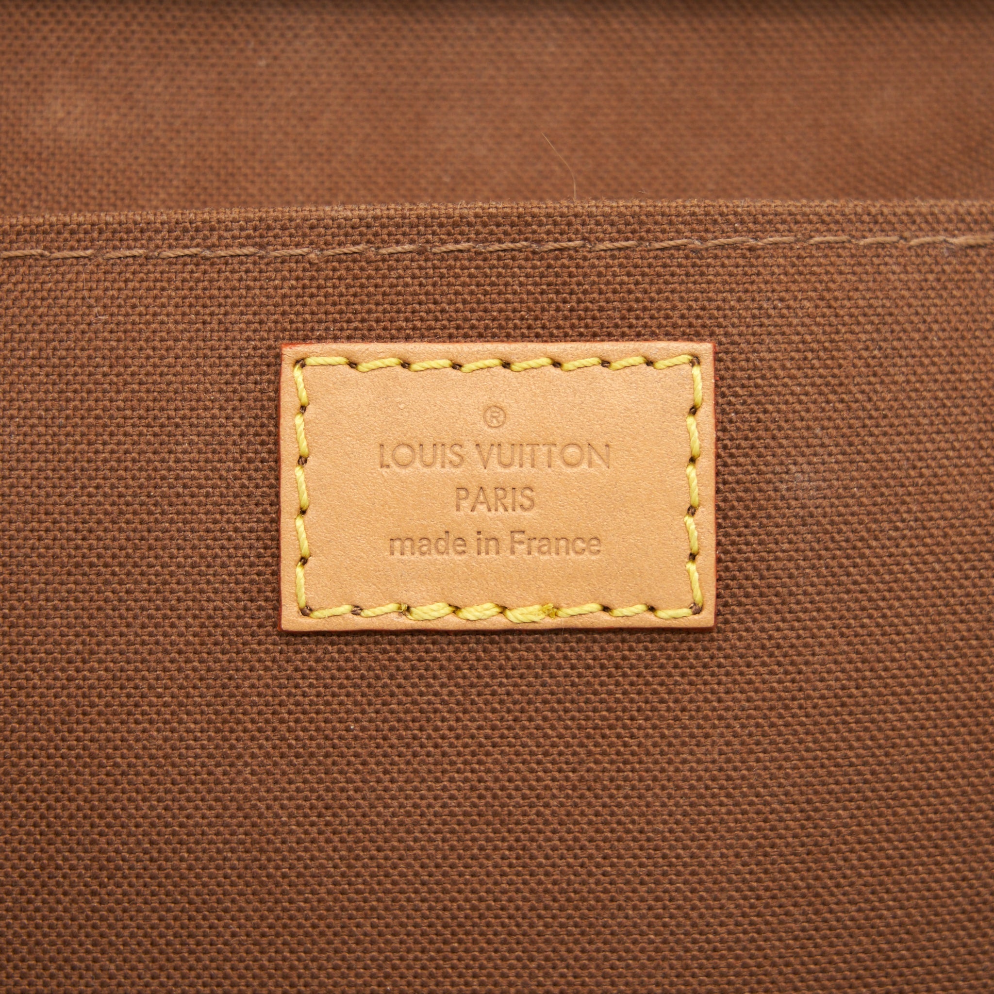 LOUIS VUITTON PETIT SAC PLAT MONOGRAM CANVAS YEAR 2020 GHW