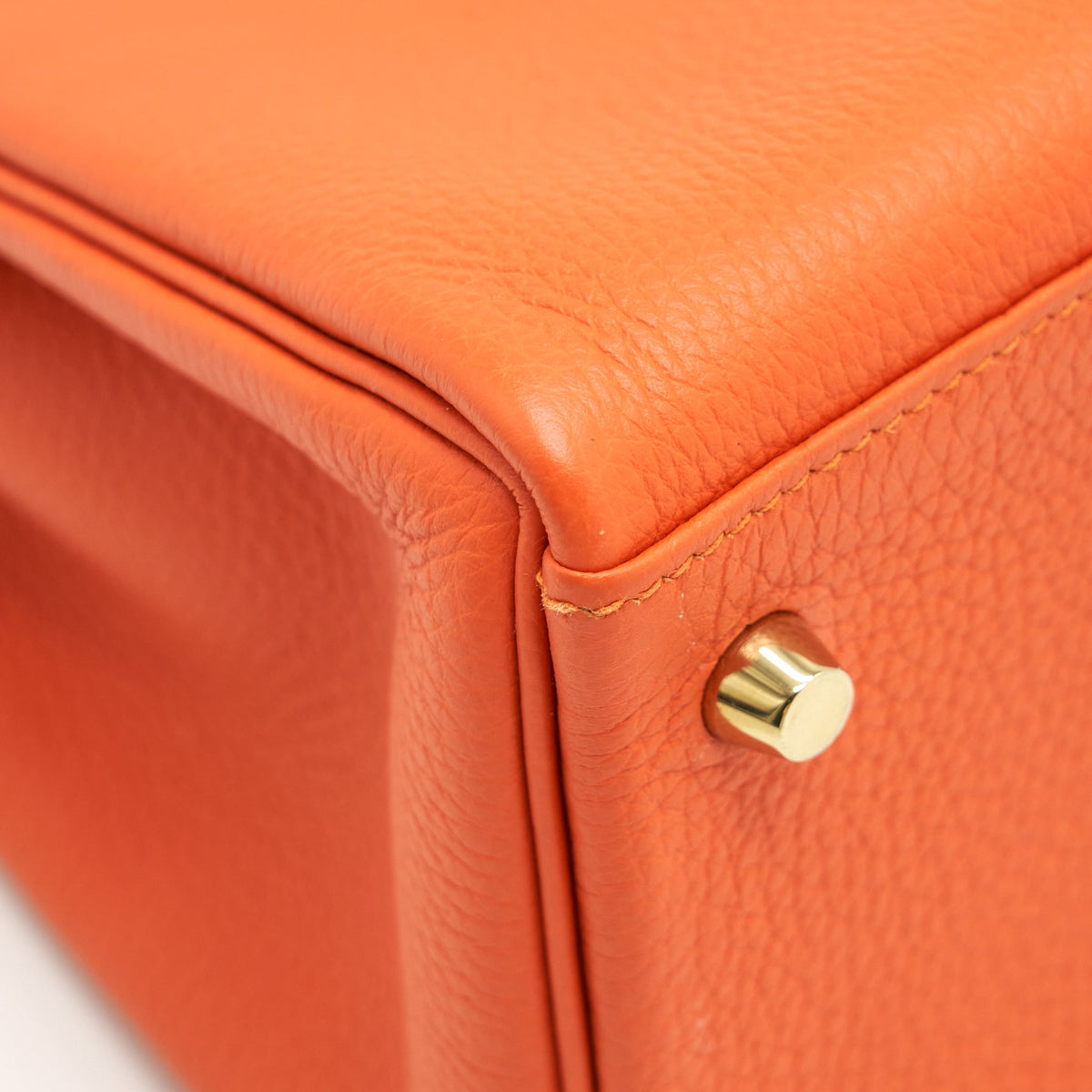 Hermes Kelly 28 Togo 9J feu GHW With An Extra Twilly