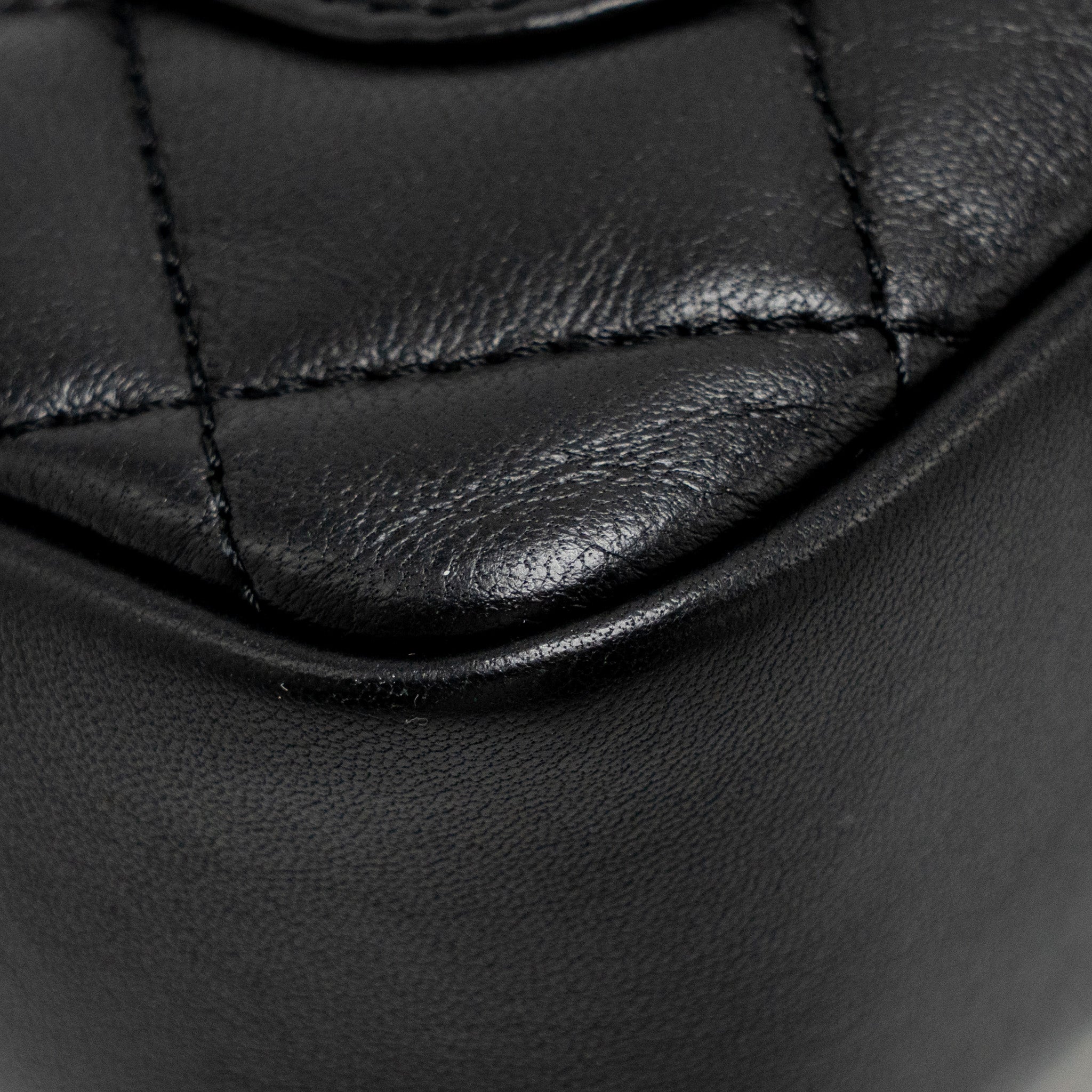 CHANEL 22B HEART CHAIN FLAP BAG LAMBSKIN BLACK GHW(MICROCHIP)