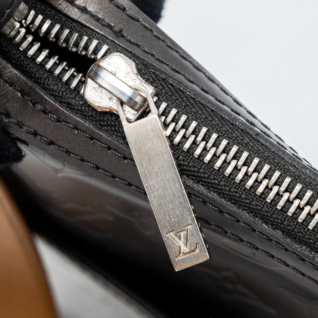LOUIS VUITTON MESSENGER SHOULDER BAG LEATHER DARK GREY SHW