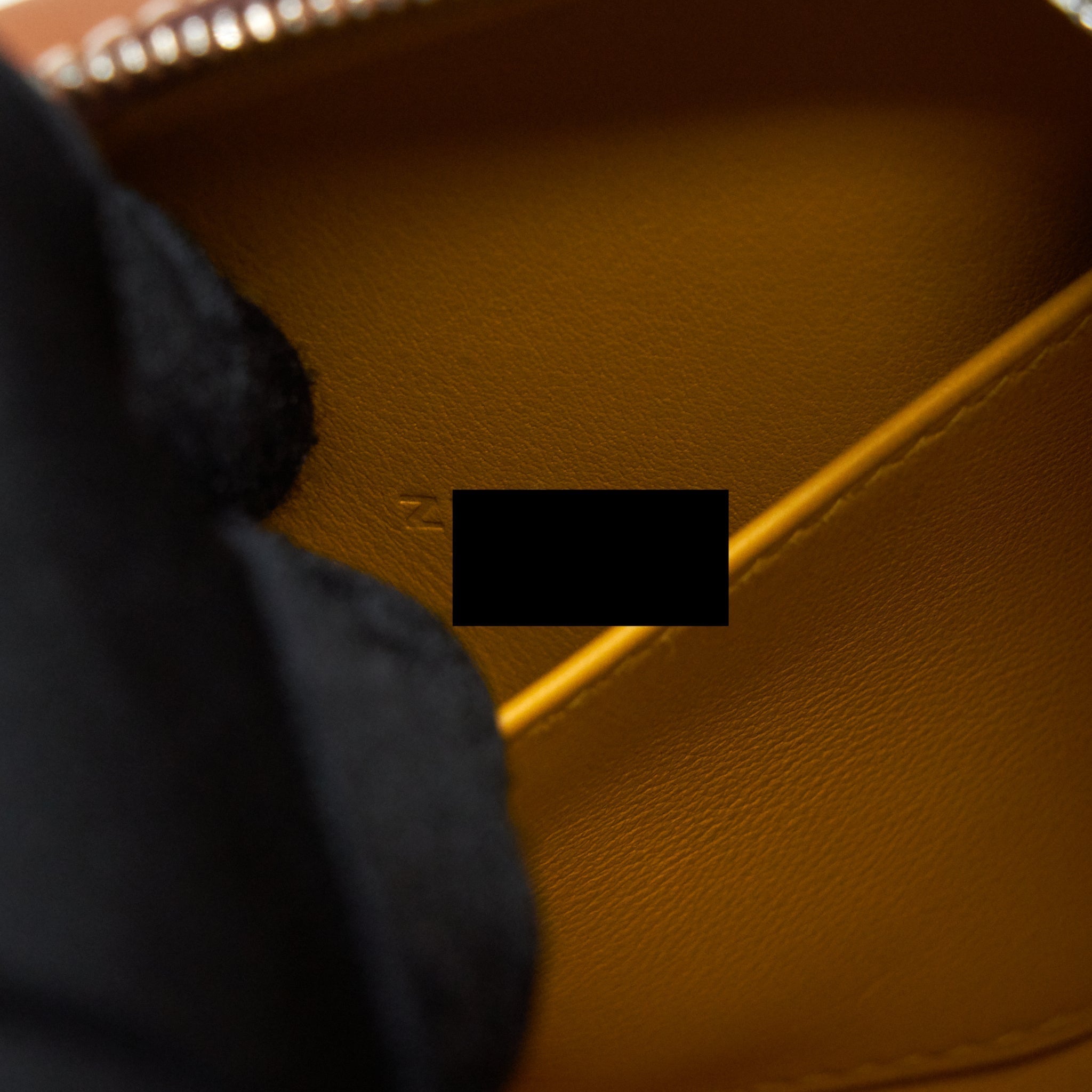 HERMES MINI LINDY SWIFT LEATHER GOLD/ JAUNE AMBRE WITH SHW