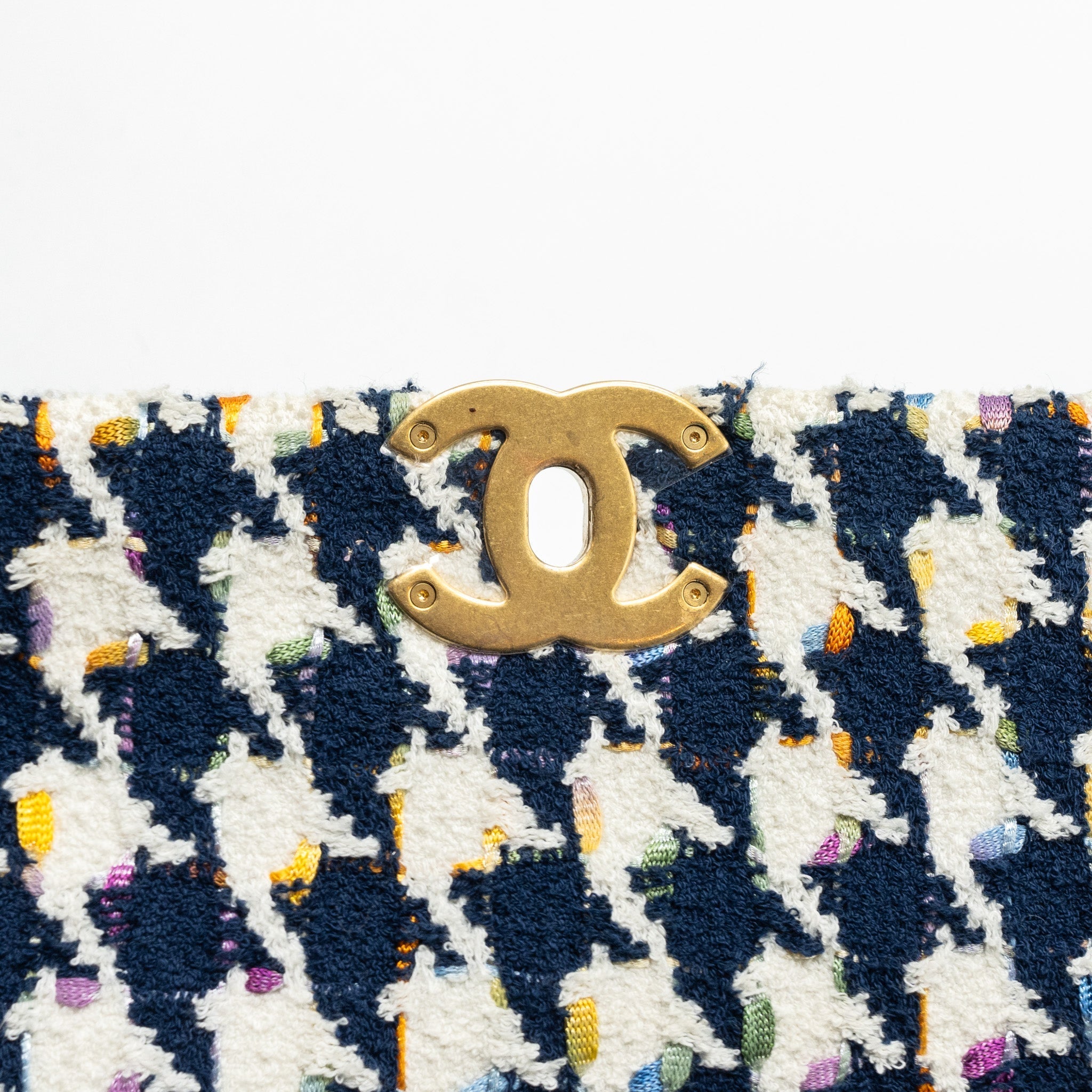 CHANEL SMALL 19 BAG FABRIC MULTICOLOUR BLUE / WHITE MULTICOLOUR HARDWARE