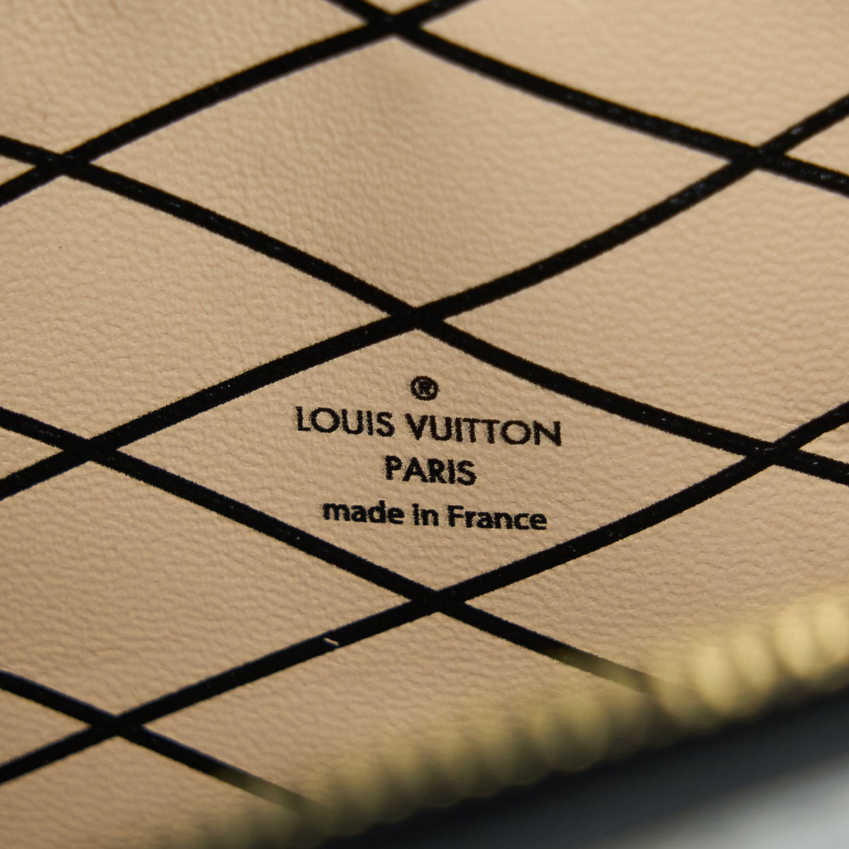 LOUIS VUITTON TRUNK CLUTCH EPI BLACK/WHITE GHW