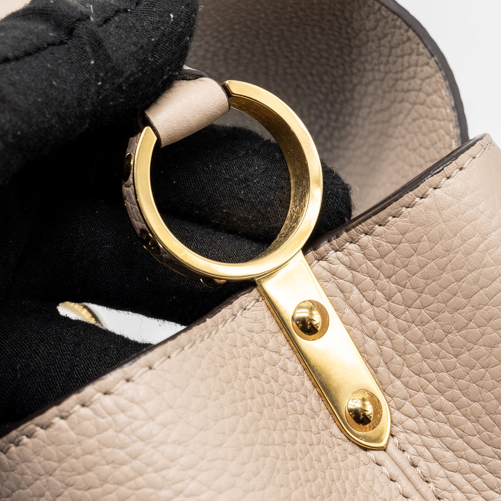 LOUIS VUITTON CAPUCINES BB TAURILLON GALET GHW