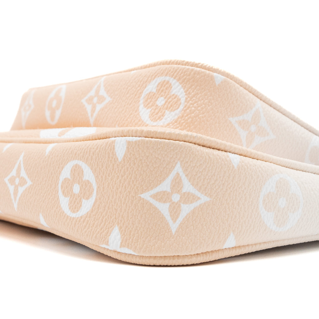 LOUIS VUITTON MULTI POCHETTE ACCESSORIES BY THE POOL GIANT MONOGRAM GIANT CANVAS GHW