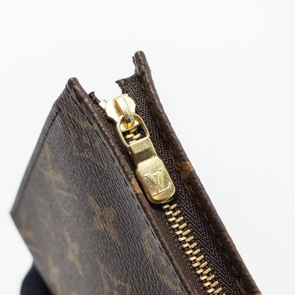 LOUIS VUITTON TOILETRY POUCH 19 MONOGRAM CANVAS GHW