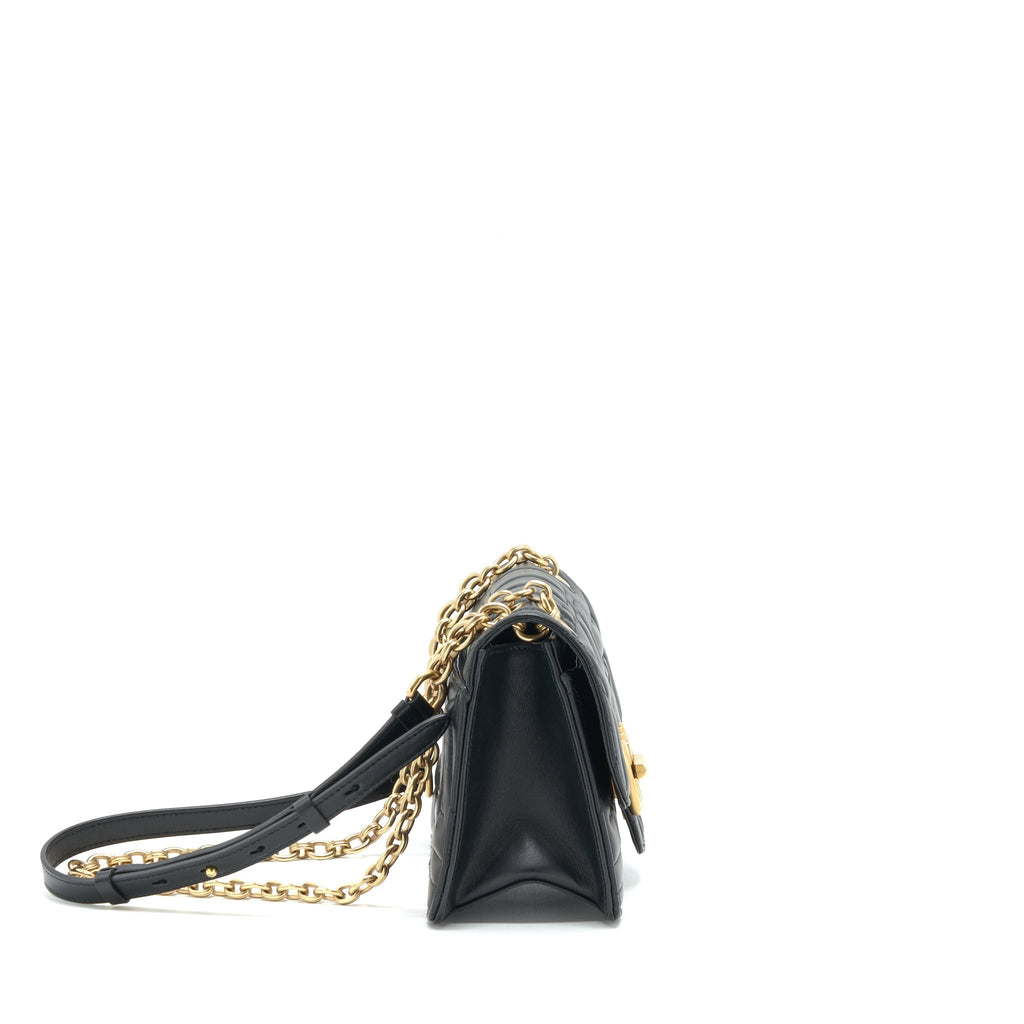 FERRAGAMO QUILTED GANCINI FLAP BAG CALFSKIN BLACK GHW